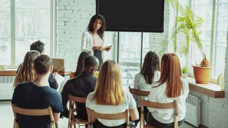 Curso gratuito Administração de RH na Escola Educação
