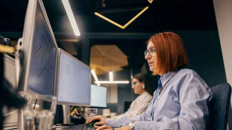 Conheça 6 empresas que apoiam mulheres na tecnologia
