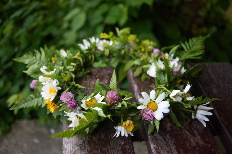 Coroas flores e a tradição da homenagem póstuma
