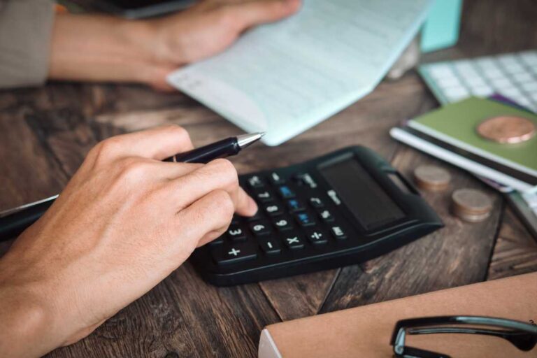 Como sair das dívidas e recuperar sua saúde financeira